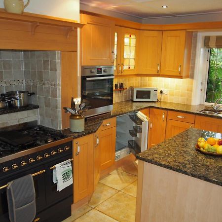 Hectors House comfortable 4 bed house in mature gardens Yelverton Buitenkant foto