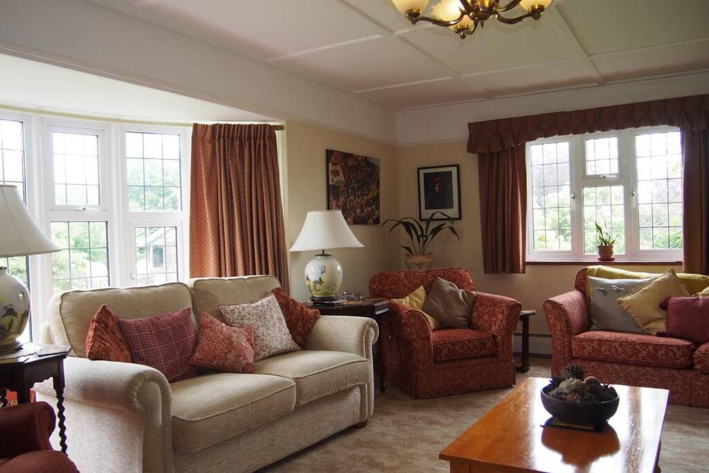 Hectors House comfortable 4 bed house in mature gardens Yelverton Buitenkant foto