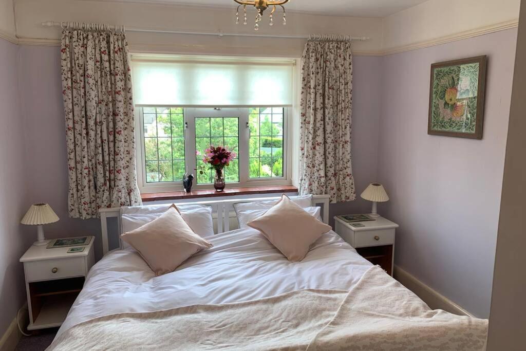 Hectors House comfortable 4 bed house in mature gardens Yelverton Buitenkant foto