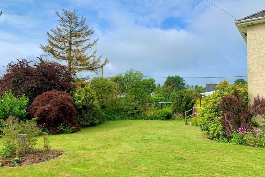 Hectors House comfortable 4 bed house in mature gardens Yelverton Buitenkant foto