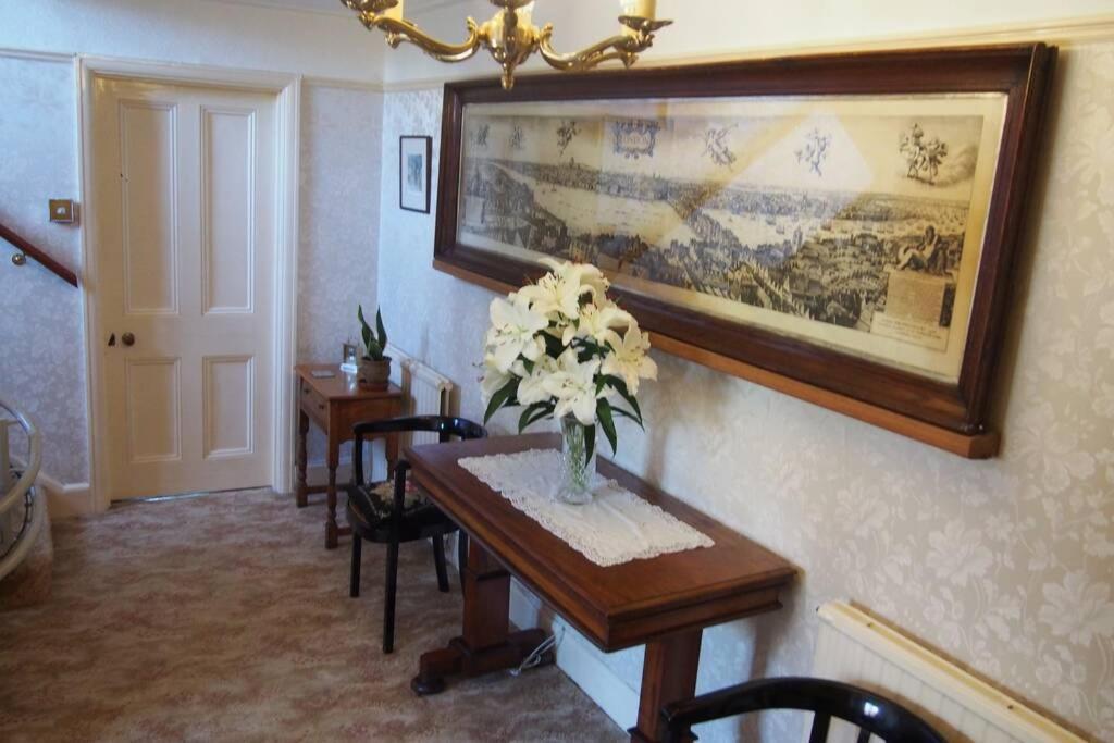 Hectors House comfortable 4 bed house in mature gardens Yelverton Buitenkant foto
